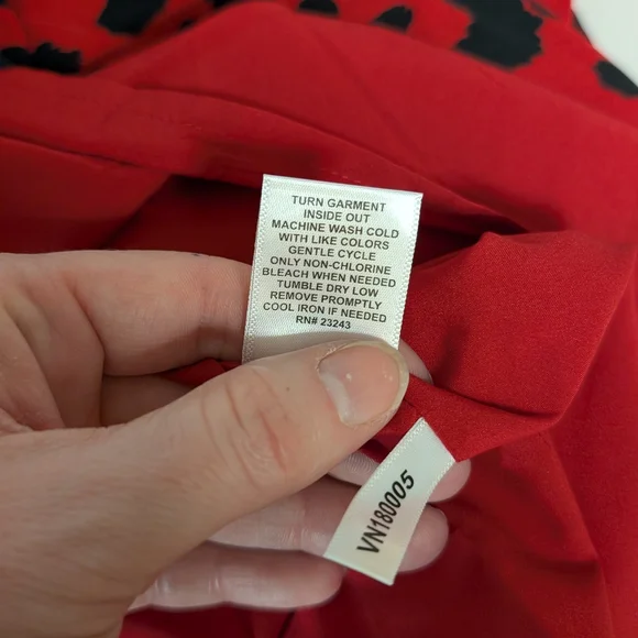 NWT New York & Company Red and Black Long Sleeve Dress - Picture 9 of 9